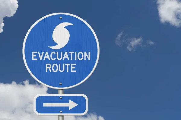 Евакуація Маршрут Синій Дорожній Знак Небом Ураганів — стокове фото