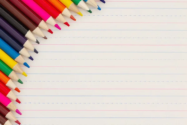 Kleurpotloden Vintage Geregelde Lijn Notebook Papier Achtergrond Voor Onderwijs Schoolbericht — Stockfoto