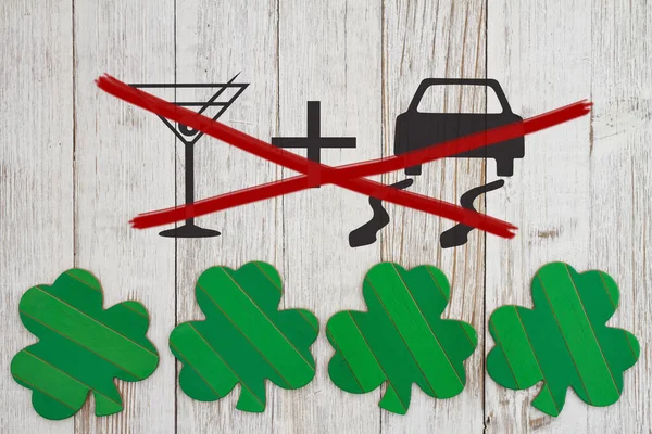 Dont Drink Drive Message Green Shamrocks Wood Saint Patricks Day — Stock Photo, Image