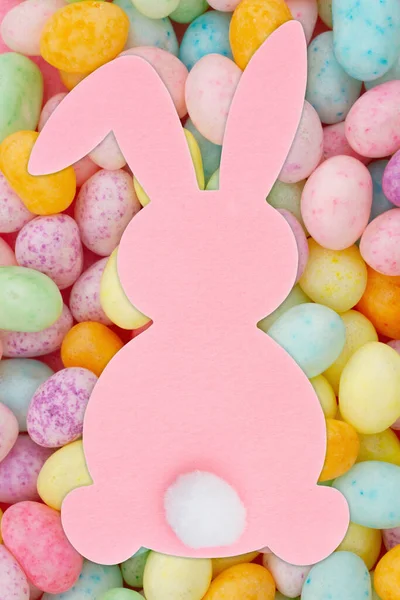 Coniglietto Pasqua Sfondo Uovo Pasqua Caramelle Colore Pastello Tuo Messaggio — Foto Stock