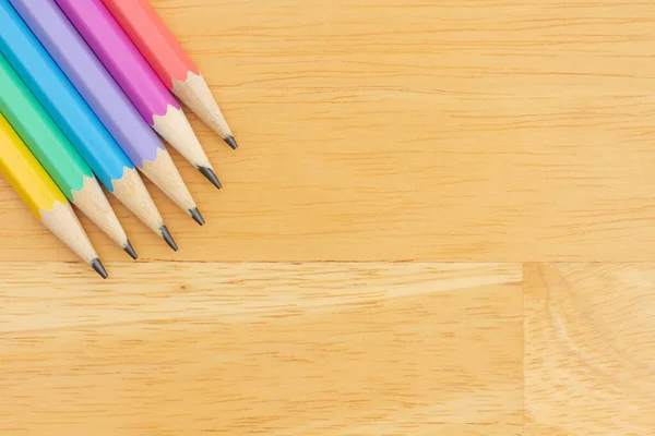 Lápices Color Pastel Fondo Escritorio Madera Para Usted Educación Mensaje —  Fotos de Stock
