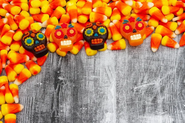 Candy Corn Skulls Halloween Background Weathered Wood You Candy Holiday — Stock Photo, Image