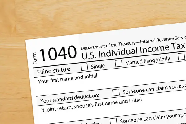 1040 Steuern Bilden Uns Individuelle Einkommensteuer Auf Einem Holztisch — Stockfoto