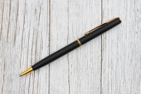 Шариковая Ручка Черного Золотого Цвета Деревянном Столе Стоковое Фото