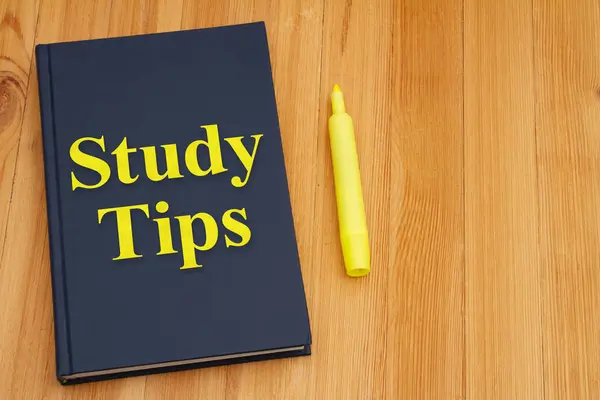 Study Tips Retro Old Blue Book Highlighter Marker Desk Reading Stockbild