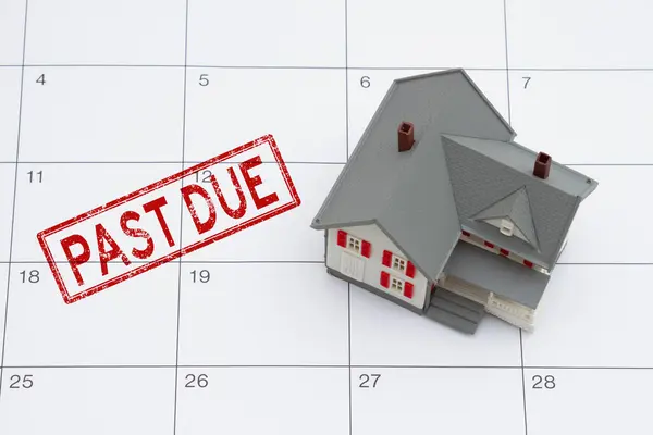 Hypotheek Betaling Verschuldigd Met Huis Rood Achterstallig Stempel Een Kalender Stockafbeelding
