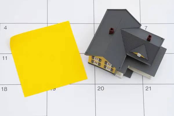 Hypotheek Betaling Verschuldigd Met Huis Blanco Geel Plakkerig Briefje Een Stockfoto