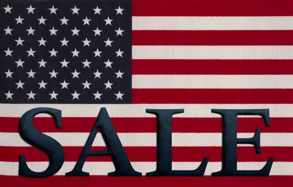 あなたの休日の米国の販売のための星および縞が付いている米国の旗との販売のメッセージ ストック画像