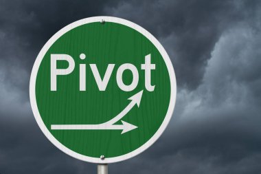 Bu tarafa dön Fırtınalı gökyüzü ile işaret ver