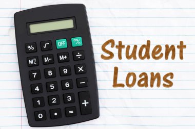 Öğrenci kredileri okul ve eğitim masrafları için gevşek yaprak kâğıdı içeriyordu.