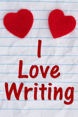 Günlüğe, yaratıcılığa ya da hikaye anlatımına tutkuyla bağlı, gevşek yaprak kağıtlarıyla yazmayı seviyorum.