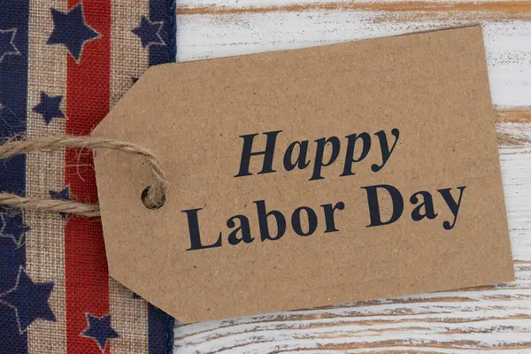 Geçmiş Amerikan kırmızı, beyaz ve mavi yıldızlı İşçi Bayramı 'nız kutlu olsun. Amerikan işçilerini ve ulusal gururu kutlamak için hediye etiketleri takıldı.
