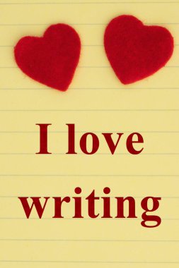 Günlüğe, yaratıcılığa ya da hikaye anlatımına tutkuyla bağlı, gevşek yaprak kağıtlarıyla yazmayı seviyorum.