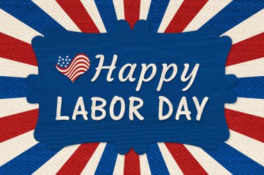 Geçmiş Amerikan kırmızı, beyaz ve mavi kalpli İşçi Bayramı Kartı ve Amerikan işçilerini ve ulusal gururu kutlamak için şeritler