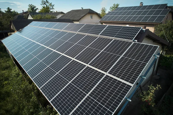 Aerial Top View New Modern House Cottage Solar Photovoltaic Panel — Fotografia de Stock