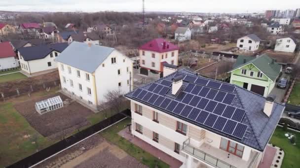 Aerial Drone Video Residential District Houses Buildings Streets Homes Photovoltaic — Stok Video