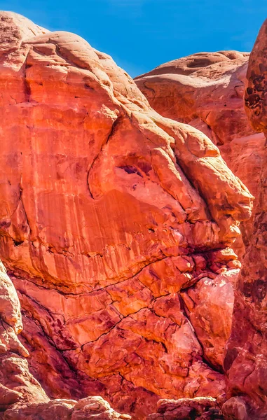 オレンジ色のロック キャニオン男パターン岩アーチ国立公園モアブ ユタ州アメリカの南西 — ストック写真