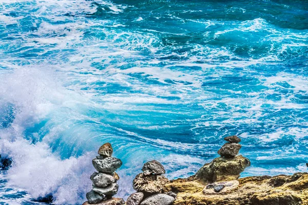 Colorat Cairns Rock Piles Ocean Honolulu Oahu Hawaii Cairns Simbolizează — Fotografie, imagine de stoc