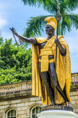 Kral Kamehameha 1. Anayasa Mahkemesi Binası Honolulu Oahu Hawaii Kralı Hawaii Krallığı 'nı kurdu. Hawaii adalarını 1883' te Aliiolani Hale Binası 'nın Thomas Gould Front' u tarafından birleştirdi.