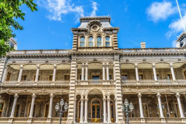 Iolani Palace Building Details Honolulu Oahu Hawaii Built 1882 by King Kalakaua as official royal residence until overthrow of monarchy in 1893 National Historic Landmark clipart