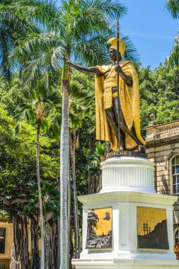 Kral Kamehameha 1. Anayasa Mahkemesi Binası Honolulu Oahu Hawaii Kralı Hawaii Krallığı 'nı kurdu. Hawaii adalarını 1883' te Aliiolani Hale Binası 'nın Thomas Gould Front' u tarafından birleştirdi.