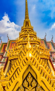 Spire Cllose Loha Prasat Metal Kalesi Budist Tapınağı Wat Ratchanaddaram Worawihan Bangkok Tayland. 1846 yapımı. 37 kulenin 37 Budist erdemiyle aydınlanmaya ulaşması.