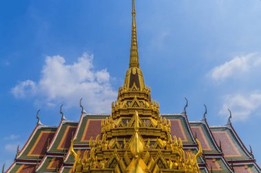 Spire Cllose Loha Prasat Metal Kalesi Budist Tapınağı Wat Ratchanaddaram Worawihan Bangkok Tayland. 1846 yapımı. 37 kulenin 37 Budist erdemiyle aydınlanmaya ulaşması.