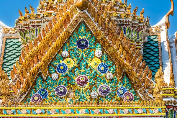 瓷瓷花门大殿出口泰国曼谷 从1782年到1925年 王宫是泰国金陵的故乡 — 图库照片
