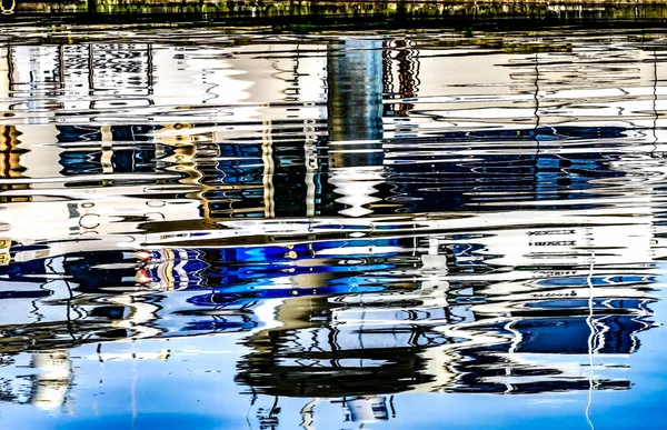 Reflexão Água Branca Azul Abstrato Gig Harbor Pierce County Washington — Fotografia de Stock