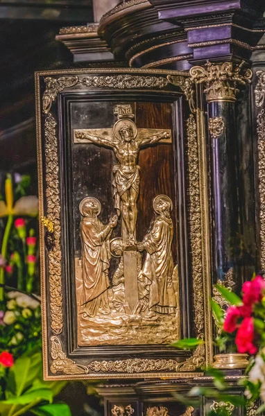 Jasna Gora Polen April 2023 Goldene Kreuzigungsszene Schwarzer Madonna Altarschrein — Stockfoto