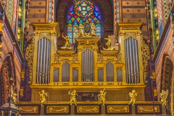 Krakow Polen April 2023 Färgglada Gyllene Orgel Färgat Glas Mariakyrkan — Stockfoto