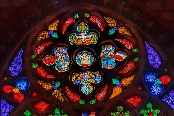 Cracovia Polonia Abril 2023 Colorido Espíritu Santo María Vidriera Iglesia Imágenes de stock libres de derechos