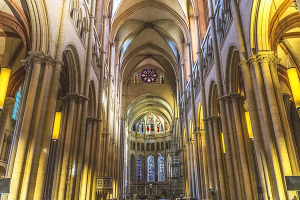 法国里昂 2022年1月5日圣约翰浸信会主教座堂 John Baptist Cathedral Basilica Arches Stained Glass Lyon — 图库照片