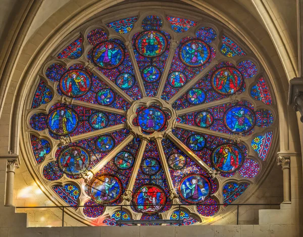 法国里昂 2022年1月5日耶稣基督的天使们在圣约翰浸信会大教堂圣约翰教堂安装了玻璃窗 大教堂始建于1180年 结束于1480年 — 图库照片