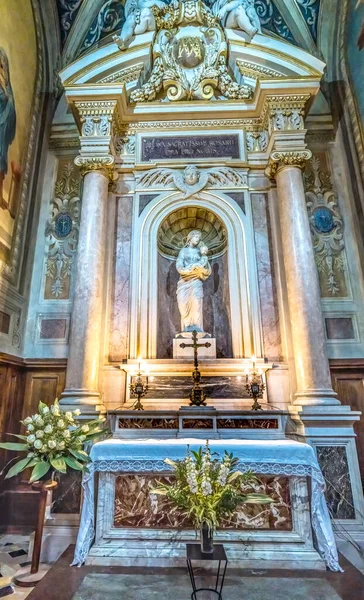 Virgem Maria Menino Jesus Estátuas Lado Capela Saint Marthe Hospital — Fotografia de Stock
