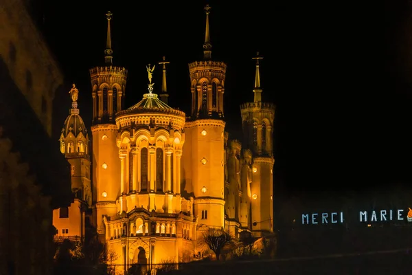 Bazilika Notre Dame Osvětlené Noci Venku Centra Města Lyon Francie — Stock fotografie