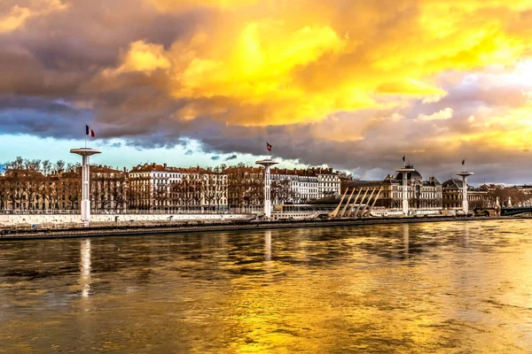 Sunset Rhone River Clouds Buildings Reflection Downtown City Center Lyon — 스톡 사진