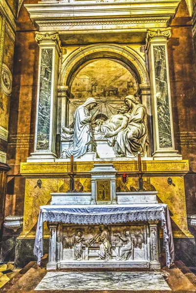 法国里昂 2022年1月5日耶稣提出拉撒路雕像侧堂圣马尔特医院酒店 迪厄教堂里昂大教堂 教堂是为医院建造的 同名1655年 — 图库照片
