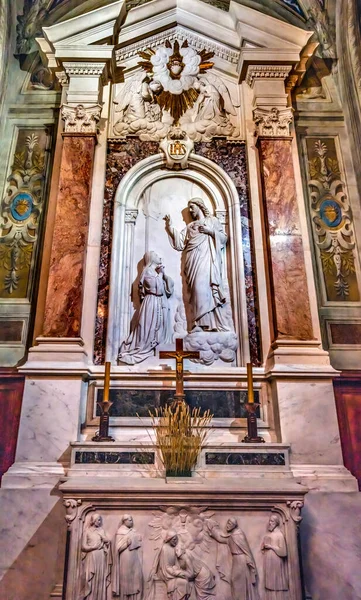 法国里昂 2022年1月5日耶稣祝福玛莎雕像侧堂圣马尔思医院酒店 迪厄教堂里昂大教堂 为医院而建 同名1655年 马大的姐姐到拉撒路 看见耶稣从死里复活 — 图库照片