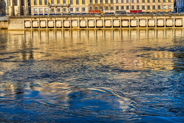 Renkli Soane Nehri Yansıması Şehir Merkezi Dışındaki Soyut Lyon Fransa — Stok fotoğraf