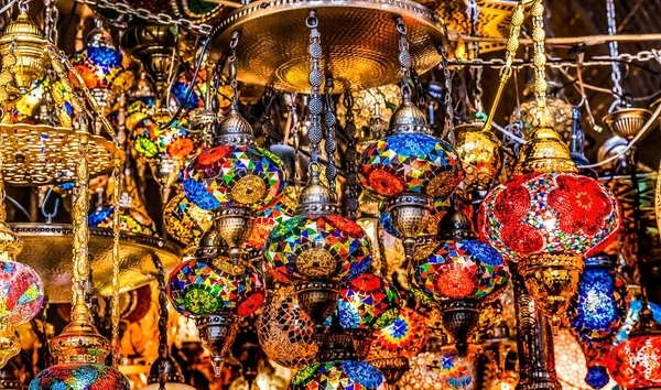 Coloridas Lámparas Mosaico Tradicionales Turcas Adornos Gran Bazar Estambul Turquía — Foto de Stock
