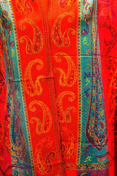 Colorful Turkish Traditional Islamic Textiles Cloth Grand Bazaar Istanbul Turkey — Stock Photo, Image
