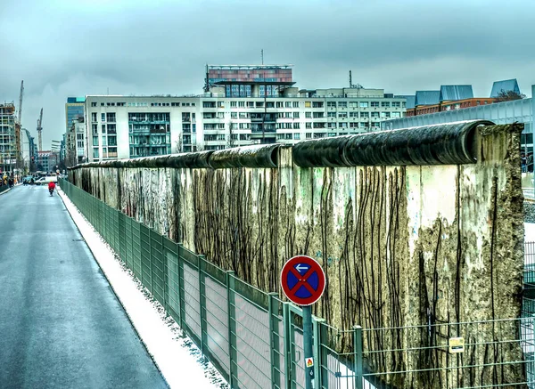 Zbytky Berlínské Zdi Snow Winter Public Park Berlin Wall Zeď Stock Snímky