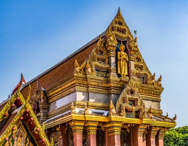 Renkli Altın Buda Pavyonu Sanarun Sunthikaram Halk Tapınağı Bangkok Tayland. Bangkok 'ta küçük eski bir tapınak.