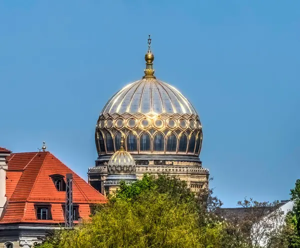 柏林的金圆顶新犹太犹太教堂始建于1865年 1940年被纳粹关闭 1993年 多姆得到了恢复 1995年一个小型集会得到了恢复 图库图片