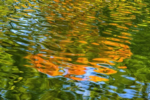 Барвисте Оранжево Зелене Відбиття Блакитної Води Анотація Фуруічі Куфун Води — стокове фото