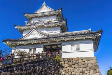 Odawara, Japonya - 29 Ekim 2022 Hojo Şatosu Odawara Kanagawa Japonya. Hojo Klanı, Heideyoshi Hojo 'yu yendiğinde kaleyi 1590' lara kadar kontrol etti. Kale Tokugawa Leyasu 'ya verildi. Kale 1960 'larda yeniden inşa edildi.