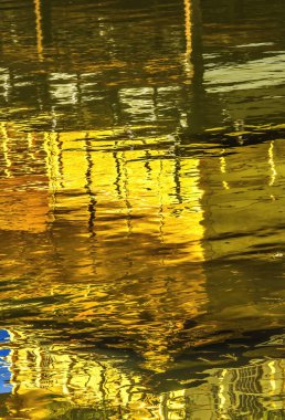 Coloful Su Yansıtma Bahçesi Kinkaku-Ji Rokuon-Ji Altın Pavyon Zen Budist Tapınağı Parkı Kyoto Japonya. 1397 Dünya Mirası Alanına Ait.