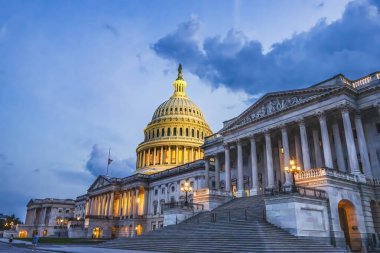 ABD Başkenti Kuzey Yakası Kongre Temsilcileri Senato Başkenti Washington DC 'yi Işıklandırdı