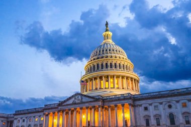 ABD Başkenti Kuzey Yakası Kongre Temsilcileri Senato Başkenti Washington DC 'yi Işıklandırdı